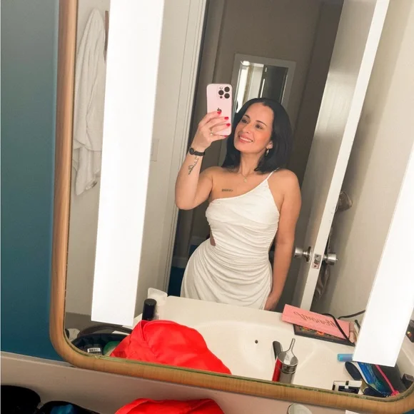 Long white backless dress - Picture 3 of 4